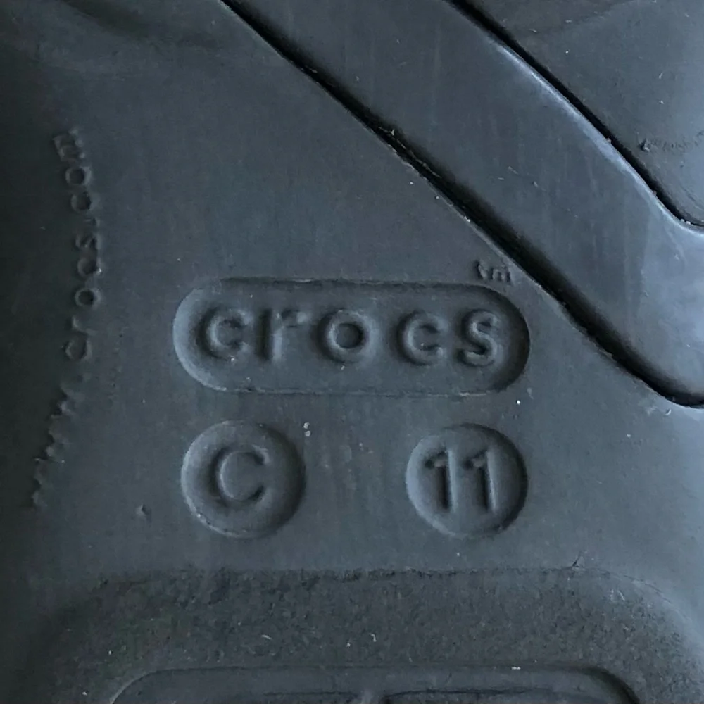 CROCS Black Bow Mary Jane Flats Kids Size 11C casual Water Resistant.